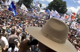 Video Detik-Detik Prabowo Hentikan Orasi saat Dengar Azan di Manado