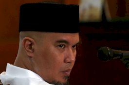 Ahmad Dhani Terpincang-pincang karena Asam Urat, Maia Bilang Begini