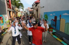 Prabowo Kampanye Akbar, Danny Pomanto Semangati Warga dengan Nyanyian Jokowi Lagi