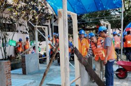 Di Depan Tukang Bangunan, Sekda Barru Beber Pentingnya Sertifikasi