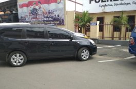 Kakak Wahyu Jayadi Datang Menjenguk