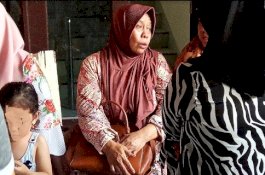 Ibu Tiri Menangis Lihat Foto Zulaiha, 