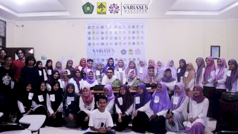 UKM Seni dan Budaya Talas Unismuh Makassar menjadi tuan rumah festival tari mahasiswa nasional (Variasi) 5. Pesertanya dari berbagai kampus di Indonesia.