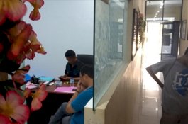 Tulang Leher Zulaiha Patah, Sukri: 