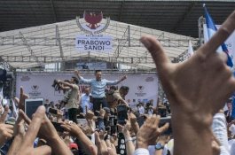 Ngaku Tak Pintar, Prabowo: AHY Pantes Nggak Jadi Menteri?