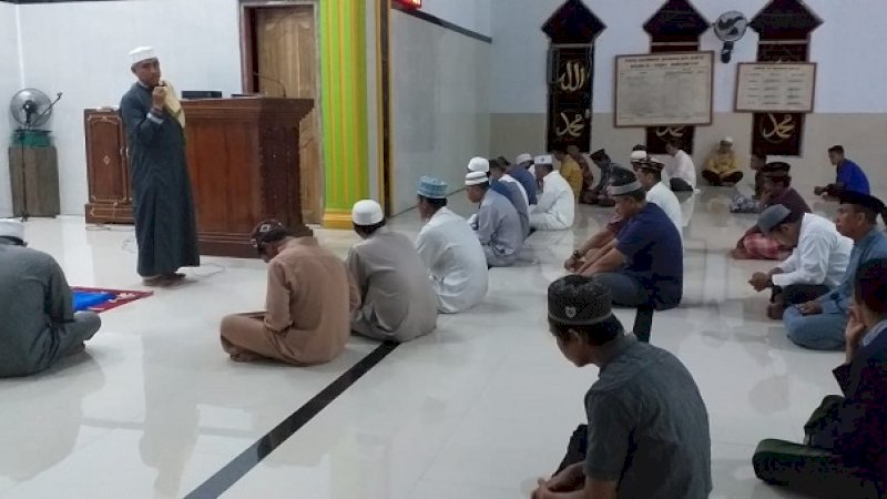 Bupati Luwu Timur, HM Thorig Husler mengajak seluruh umat Islam di Kabupaten Luwu Timur untuk menggalakkan gerakan salat subuh berjemaah.