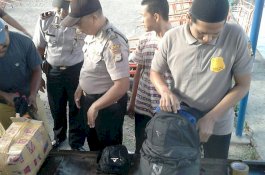 Kapal dari Nunukan Sandar, Polsek Pelabuhan Parepare Amankan 1000 Detonator