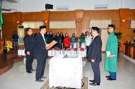 Taqwin Buraenah Resmi Gantikan Raupong Dalle di DPRD Sidrap 