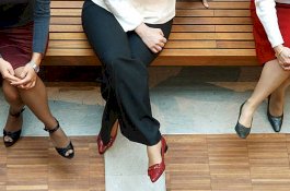 Kebiasaan Goyangkan Kaki Saat Duduk Ternyata Bermanfaat