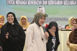 Jaga Kebugaran dan Cegah Penyakit, Aliyah Mustika Ajak Warga Rutin Minum Jamu