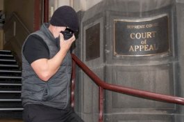 Stres Karena Kentut Rekan Kerjanya, Pria ini Gugat Mantan Perusahaannya