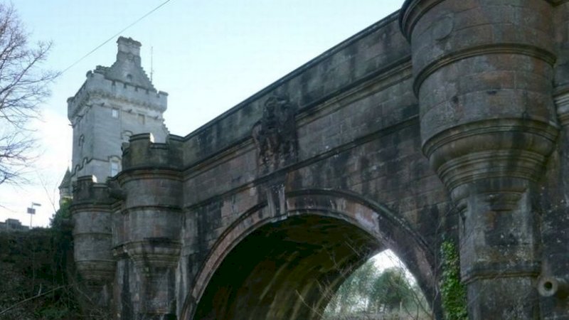 Jembatan Overtoun