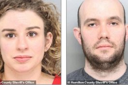 Dalam Keadaan Mabuk, Pasangan Ini Berhubungan Badan di Depan Anak-anak