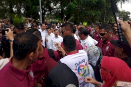 Semobil Dengan JK, Jokowi Disambut NA dan Danny di Depan Rujab