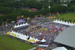 Jokowi Disambut Ratusan Ribu Orang di Makassar-Gowa, Massa Prabowo Pecah di Palembang