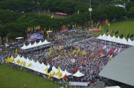 Kampanye di Karebosi, Jokowi Pamer Kemesraan Bersama JK