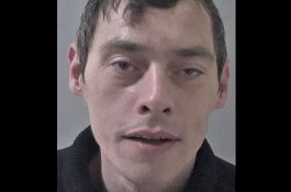 Pecandu Narkoba Paksa Putranya Minum Metadon, Lalu Paksa Kencing untuk Diambil Urinenya