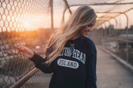 5 Zodiak Cewek Ini Ternyata Paling Bikin Rindu