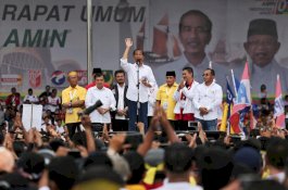 Lapangan Karebosi Jadi Tempat Curhat Jokowi Soal Fitnah dan Hoaks