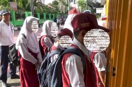 Telat Upacara, Puluhan Siswa SD Unggulan di Parepare Dihukum di Luar Pagar