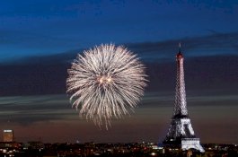 Menara Eiffel Rayakan Ulang Tahun ke-130
