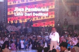 Aksi Sandiaga Nge-dance Bikin Milenial Makassar Histeris