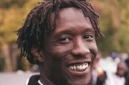 Usai Tikam Pengemudi hingga Tewas, Pria Berkerudung Berlari Sambil Tertawa