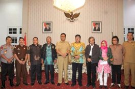 Curhat ke Anggota DPR, Bupati Barru Minta Banyak Jembatan