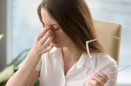 6 Penyebab Mata Kering dan Cara Mengatasiny