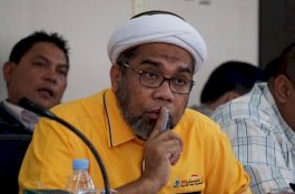 Foto Bugilnya Tersebar, Begini Pembelaan Ali Mochtar Ngabalin