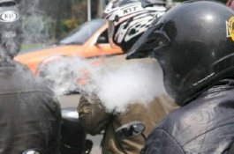 Pengendara Motor yang Ketahuan Merokok Mulai Ditilang