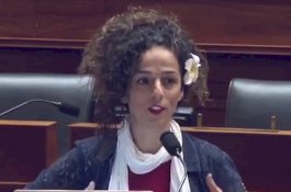 Aktivis Iran Kecam Wanita yang Kunjungi Negaranya Pakai Jilbab, 