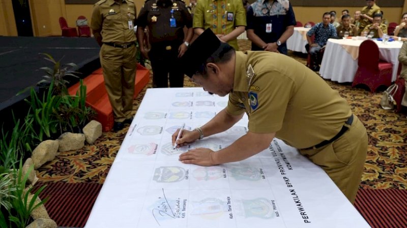 Wakil Bupati Gowa, Abd Rauf Malaganni menghadiri Gelar Pengawasan Daerah Tahun 2019 yang dirangkaikan dengan Konferensi (Asosiasi Auditor Intern Pemerintah Indonesia (AAIPI) Wilayah Sulawesi Selatan (Sulsel). 