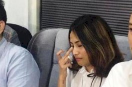 Tidur Berenam, Vanessa Angel Mengeluh Selnya Sempit