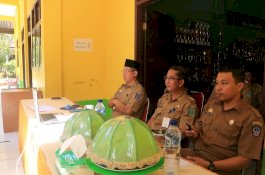Kadisdik Lutim Video Conference Laporkan Pelaksanaan UNBK ke Mendikbud