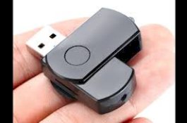 Gara-gara Flashdisk Penuh Malware, Wanita Ini Berurusan dengan Pengawal Donald Trump