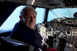 Bunuh Diri, Dua Pasangan Lansia Tewas Berpelukan