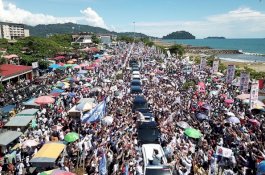 Pesawat Prabowo Dihalangi Jet Tempur hingga Ditinggalkan Polisi di Padang