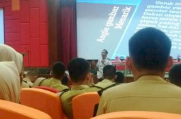 Andi Fadli Berbagi Pengalaman Dunia Jurnalistik di ATKP Makassar