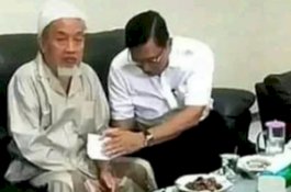 Video Beri Amplop ke Kiai Beredar, Ini Penjelasan Luhut