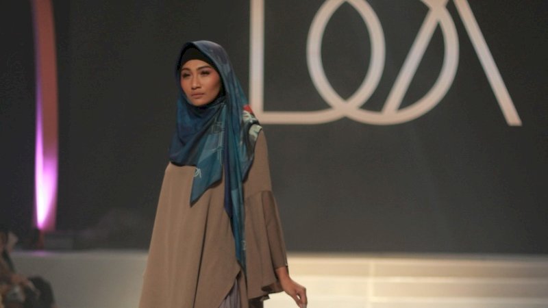Dewi Sandra Berdakwah Lewat Fashion Muslim 'DOA'