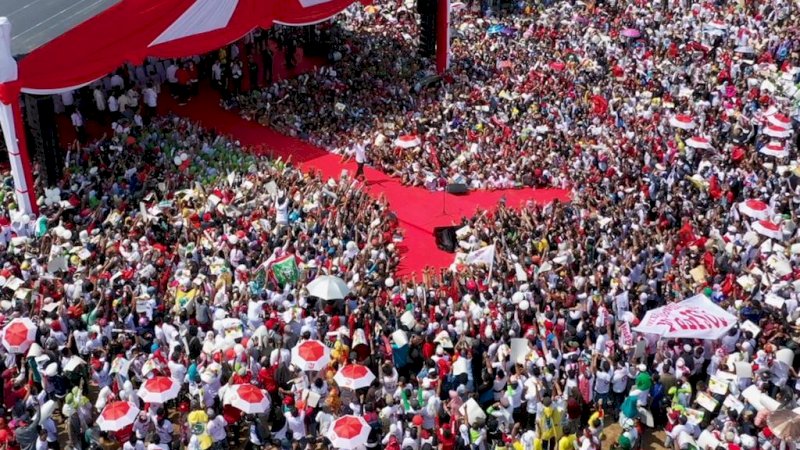 Suasana kampanye Jokowi di Tegal.