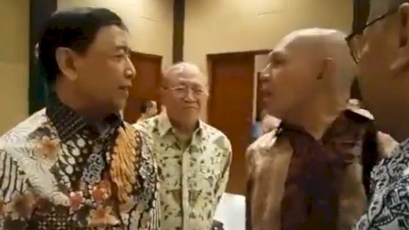 Adu mulut antara Wiranto dengan Kivlan Zein.