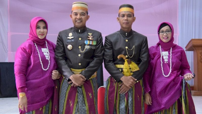 Kapolres Bone AKBP Muhammad Kadarislam Kasim dan Wakapolres Kompol Muari didampingi istri masing-masing.
