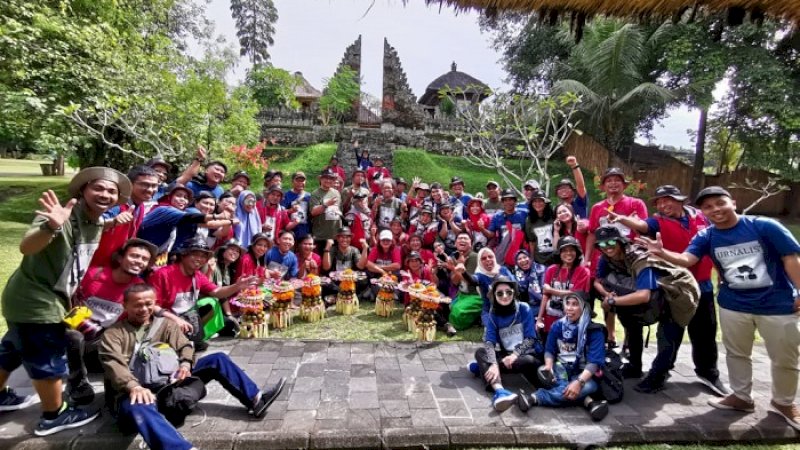 Rombongan media gathering Telkomsel Area Papua, Maluku, Sulawesi, dan Kalimantan (Pamasuka) menikmati keindahan Pulau Dewata, selama tiga hari, 4-6 April 2019. 