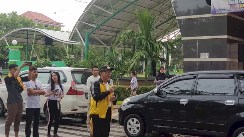 Ratusan peserta mengikuti kegiatan Pemilu Fun yang digelar KPU Kota Parepare di Lapangan Andi Makkasau, Minggu (7/4/2019) di Lapangan Andi Makkasau. 