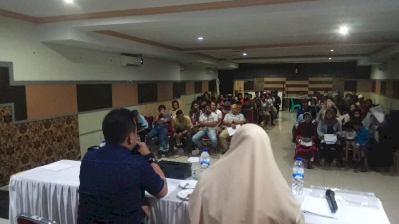 Anggota DPRD Kota Parepare serentak melakukan sosialisasi tentang peraturan daerah (Perda) yang sudah diterbitkan. 