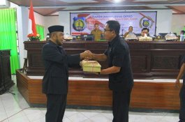 Wabup Serahkan LKPJ TA 2018 dan 3 Naskah Ranperda ke DPRD Selayar