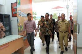 Kunjungi Mal Pelayanan Publik Palopo, Gubernur Sulsel Kagum