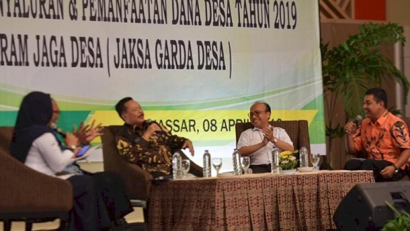 Kementerian Desa, Pembangunan Daerah Tertinggal, dan Transmigrasi (Kemendes PDTT) bersama Kejaksaan Agung melakukan sosialisasi pengawalan dana desa di Makassar, Sulawesi Selatan, Senin (8/4/2019).